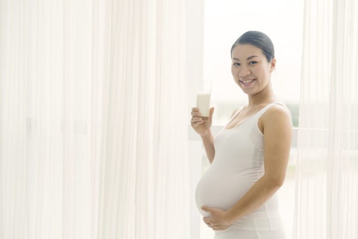 rasedad naised joovad piima